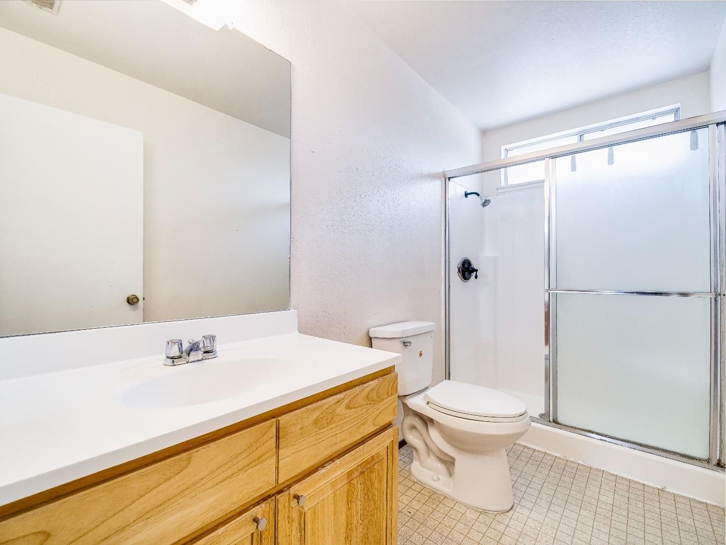 Detail Gallery Image 13 of 25 For 145 Goularte Way, San Jose,  CA 95116 - 3 Beds | 2/1 Baths