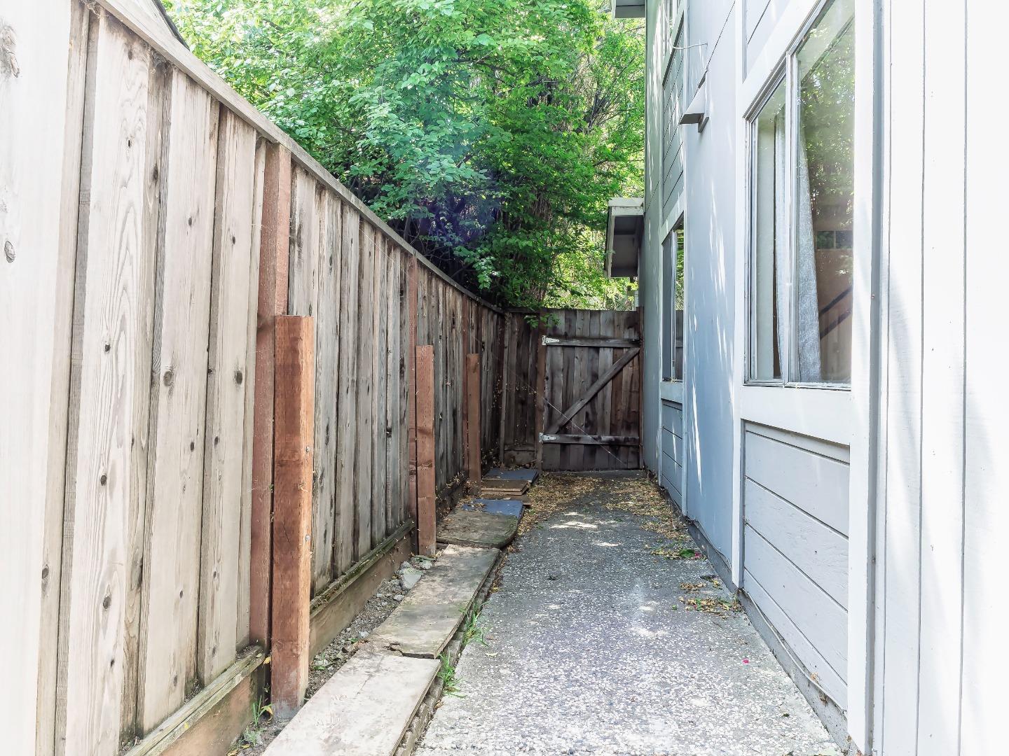 Detail Gallery Image 21 of 25 For 145 Goularte Way, San Jose,  CA 95116 - 3 Beds | 2/1 Baths
