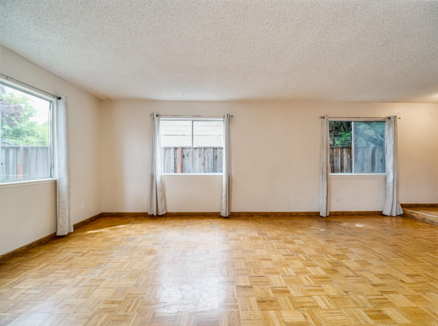 Detail Gallery Image 6 of 25 For 145 Goularte Way, San Jose,  CA 95116 - 3 Beds | 2/1 Baths