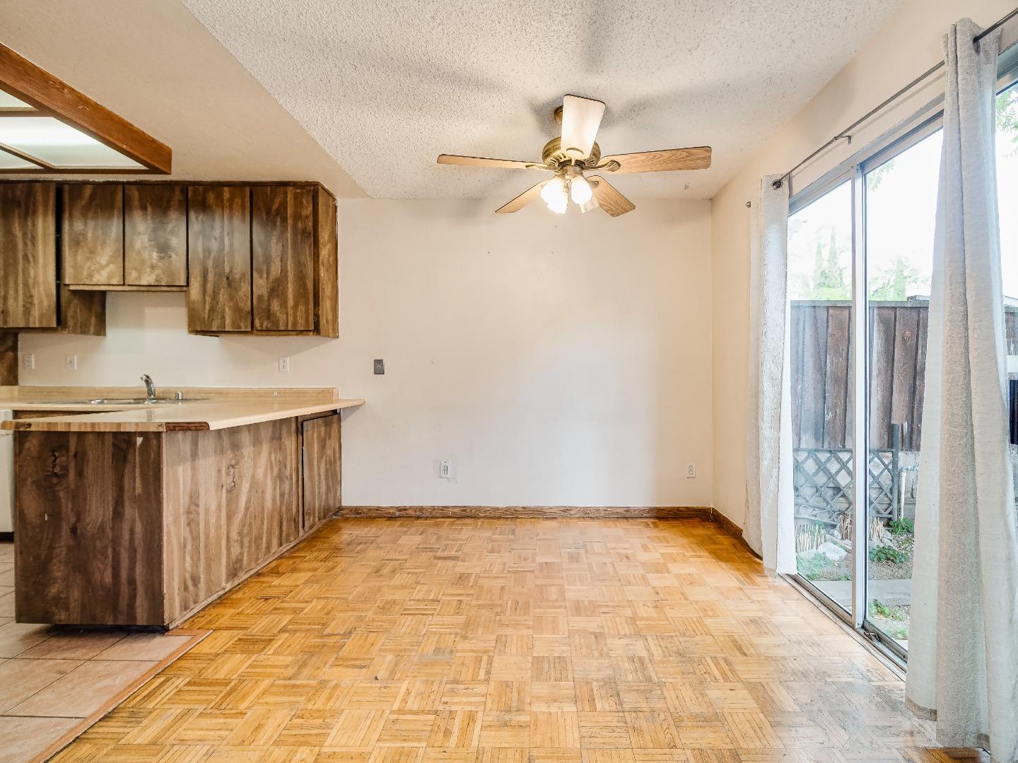 Detail Gallery Image 9 of 25 For 145 Goularte Way, San Jose,  CA 95116 - 3 Beds | 2/1 Baths