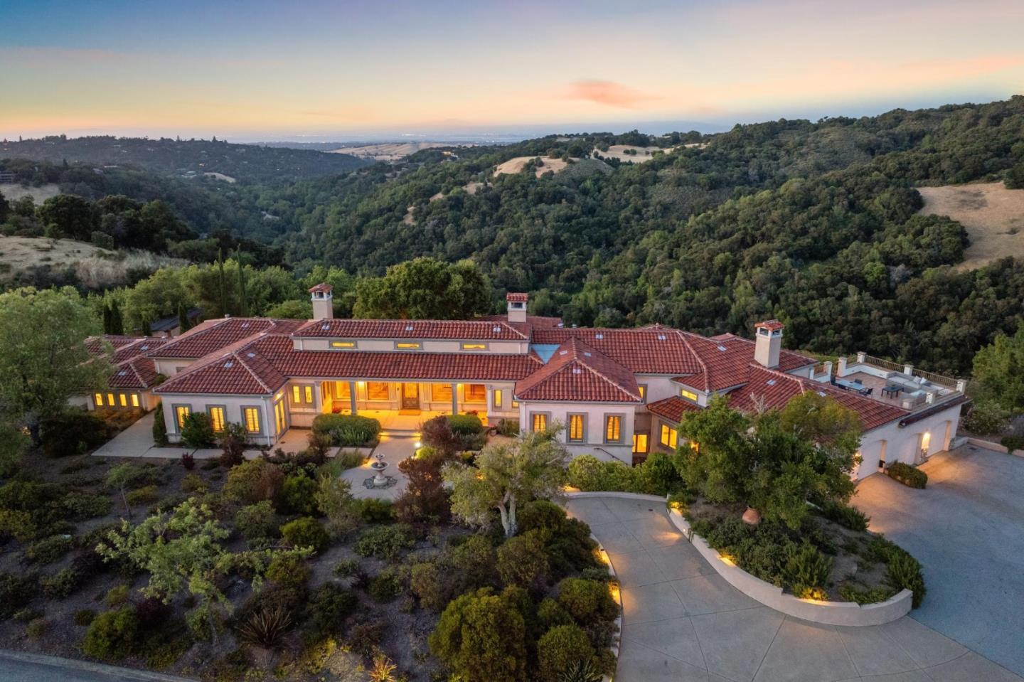Detail Gallery Image 1 of 59 For 7 Redberry Rdg, Portola Valley,  CA 94028 - 5 Beds | 7/1 Baths