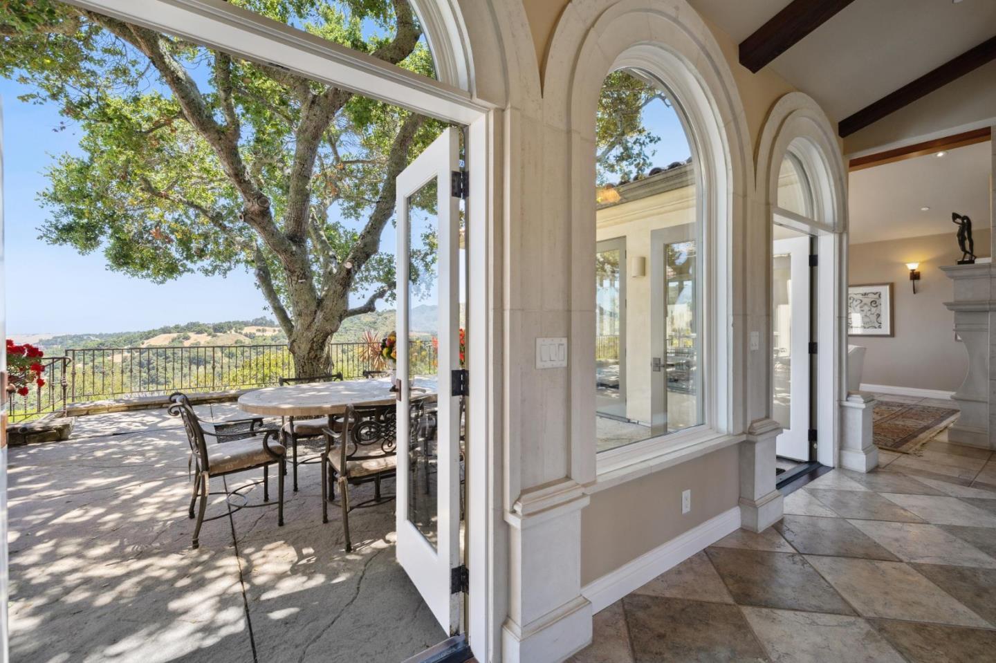 Detail Gallery Image 12 of 59 For 7 Redberry Rdg, Portola Valley,  CA 94028 - 5 Beds | 7/1 Baths