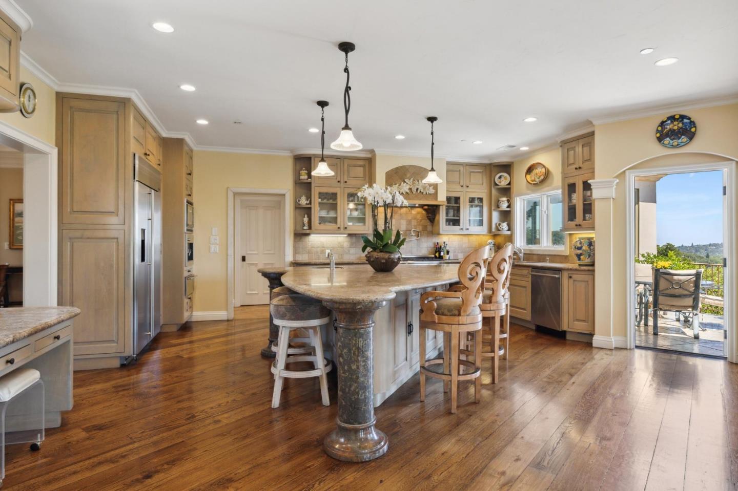 Detail Gallery Image 18 of 59 For 7 Redberry Rdg, Portola Valley,  CA 94028 - 5 Beds | 7/1 Baths