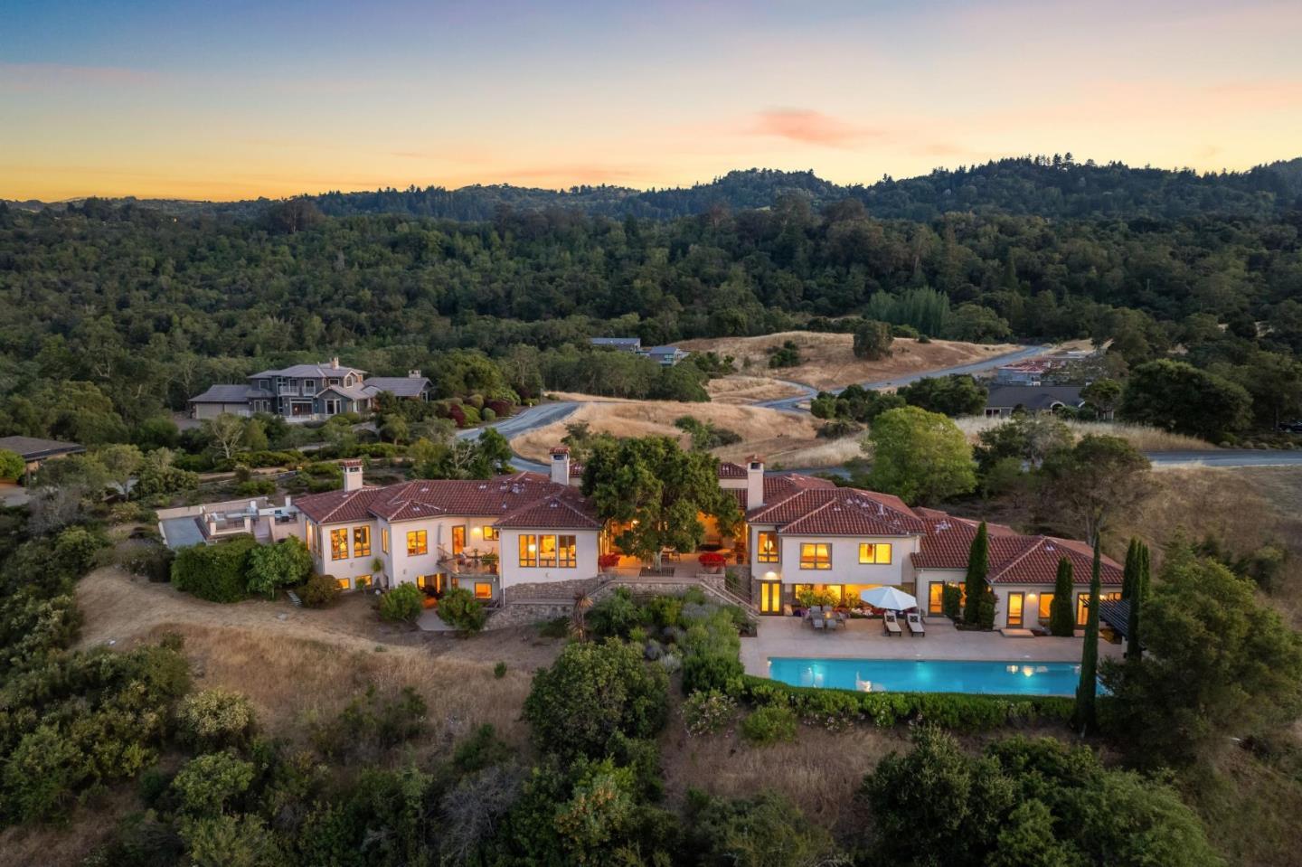 Detail Gallery Image 2 of 59 For 7 Redberry Rdg, Portola Valley,  CA 94028 - 5 Beds | 7/1 Baths