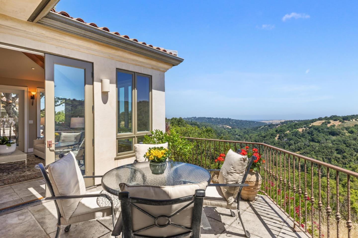 Detail Gallery Image 20 of 59 For 7 Redberry Rdg, Portola Valley,  CA 94028 - 5 Beds | 7/1 Baths