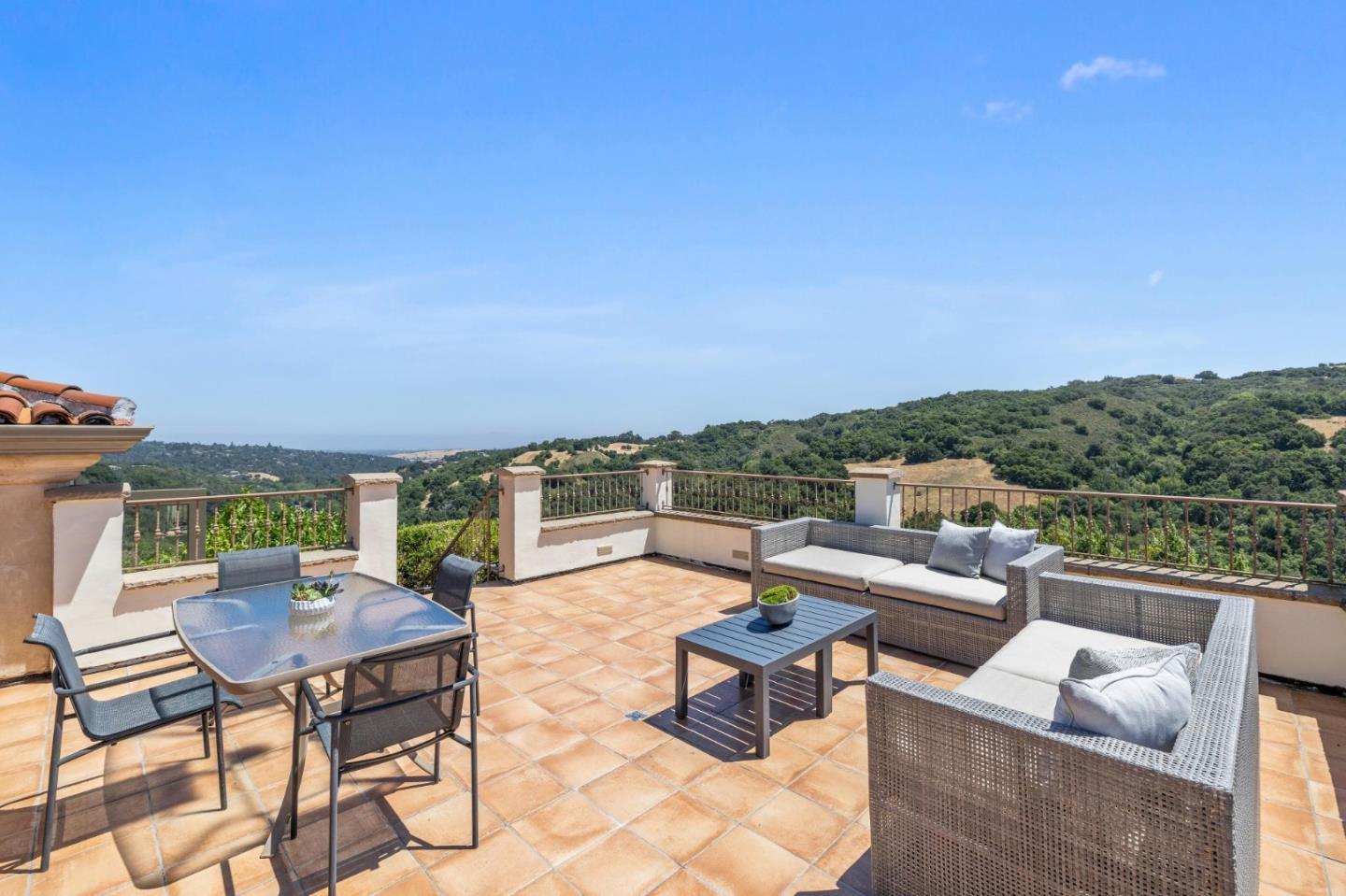Detail Gallery Image 25 of 59 For 7 Redberry Rdg, Portola Valley,  CA 94028 - 5 Beds | 7/1 Baths