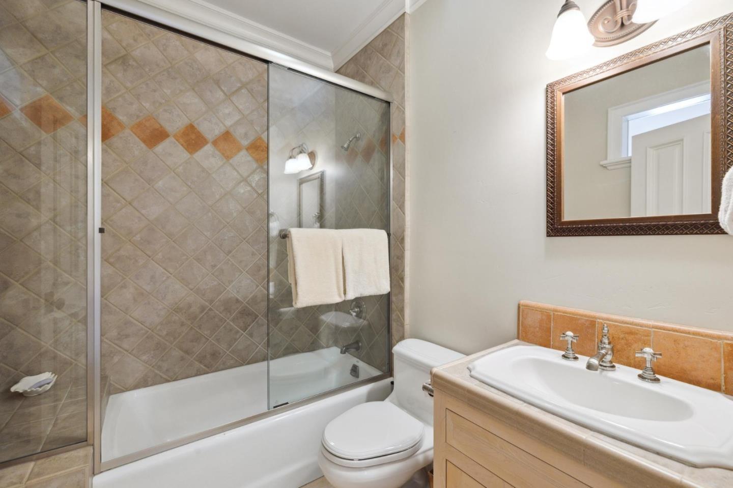 Detail Gallery Image 32 of 59 For 7 Redberry Rdg, Portola Valley,  CA 94028 - 5 Beds | 7/1 Baths