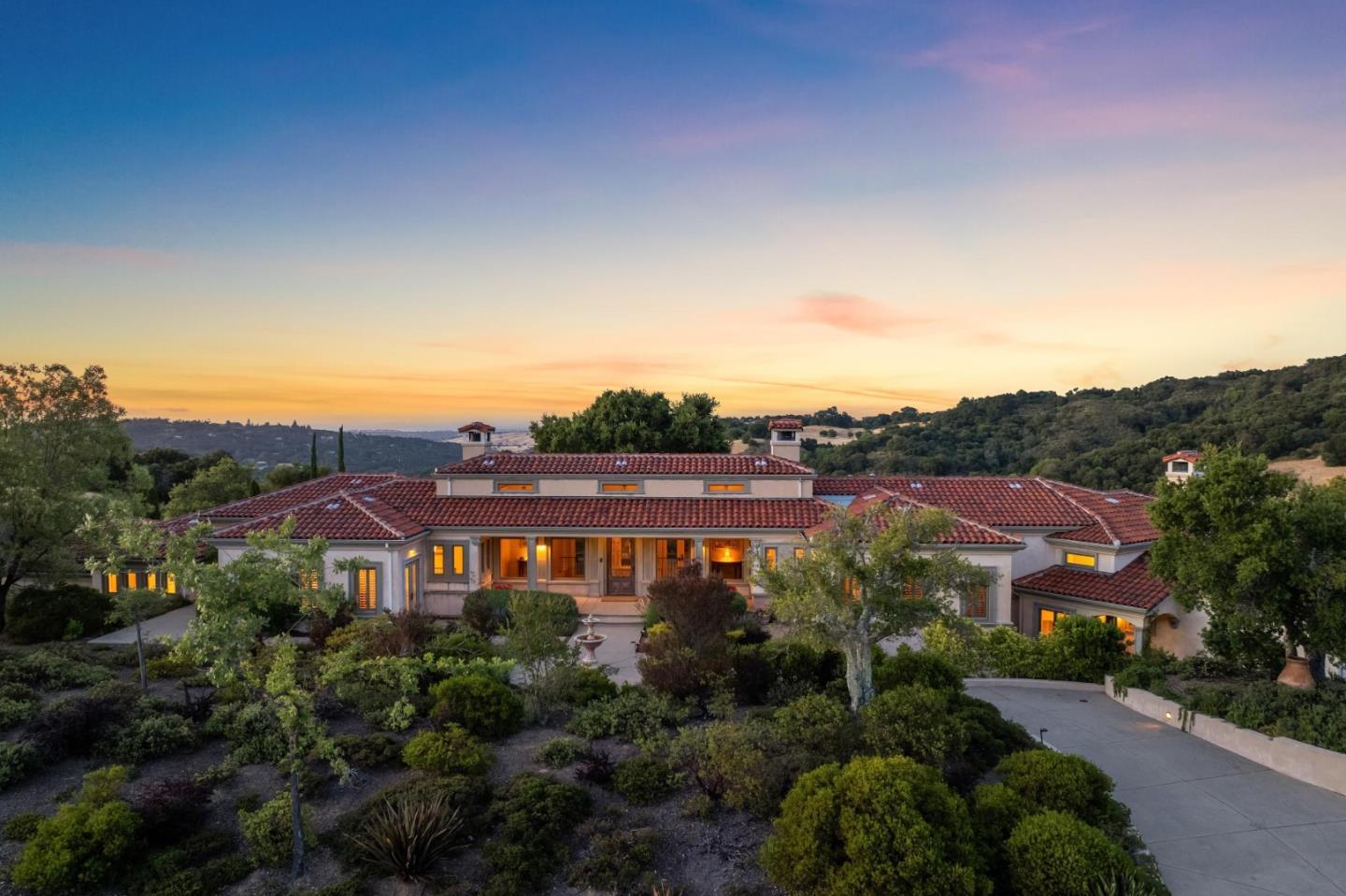 Detail Gallery Image 4 of 59 For 7 Redberry Rdg, Portola Valley,  CA 94028 - 5 Beds | 7/1 Baths