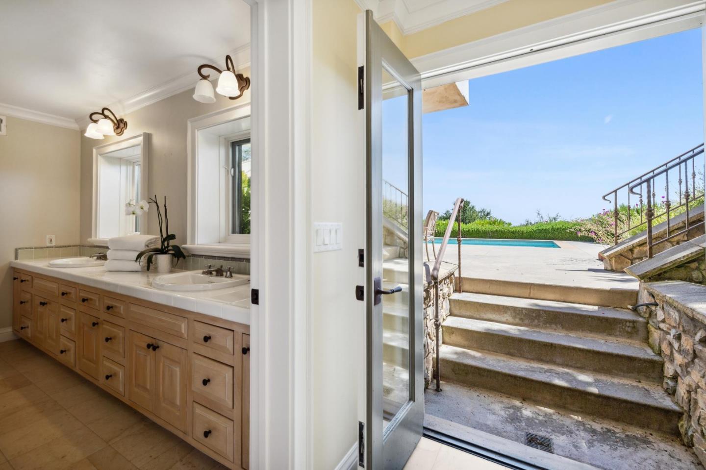 Detail Gallery Image 49 of 59 For 7 Redberry Rdg, Portola Valley,  CA 94028 - 5 Beds | 7/1 Baths