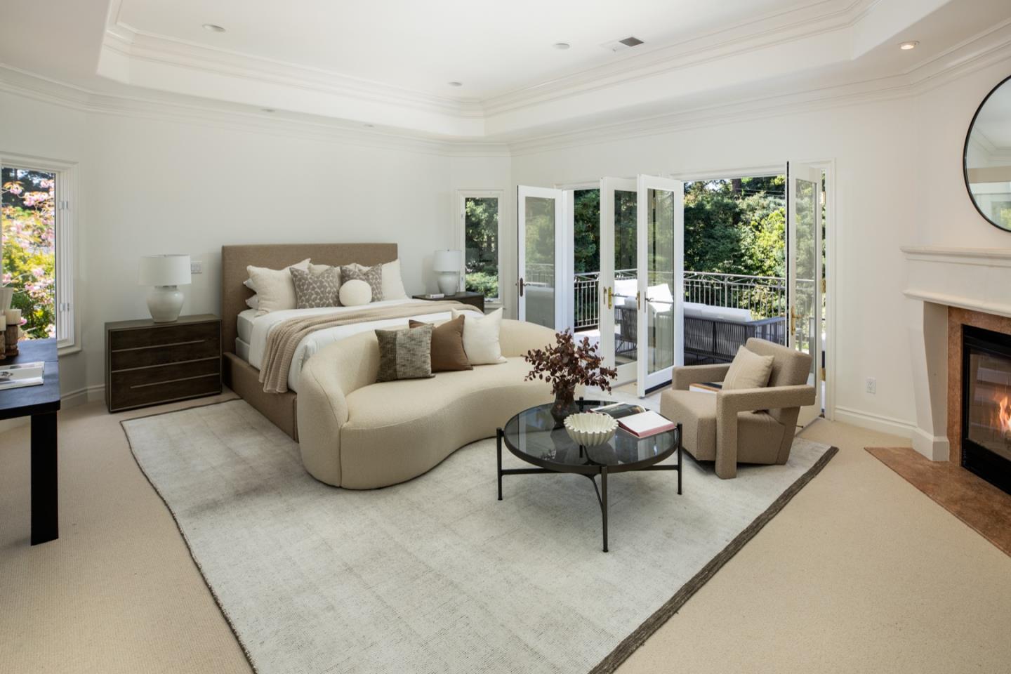 Detail Gallery Image 11 of 19 For 68 Almendral Ave, Atherton,  CA 94027 - 5 Beds | 6/1 Baths