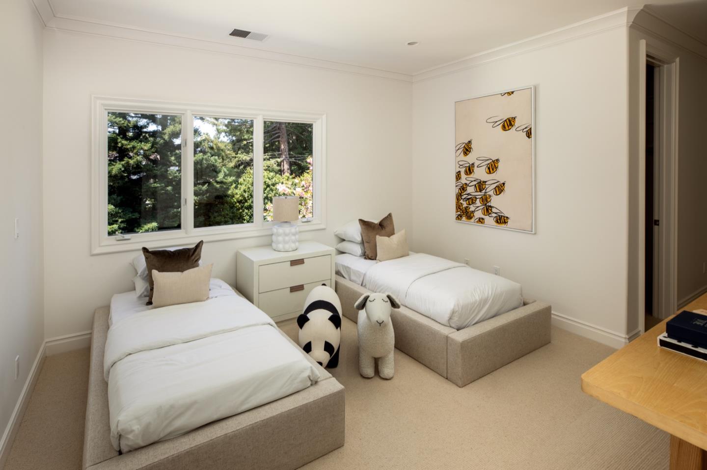 Detail Gallery Image 13 of 19 For 68 Almendral Ave, Atherton,  CA 94027 - 5 Beds | 6/1 Baths