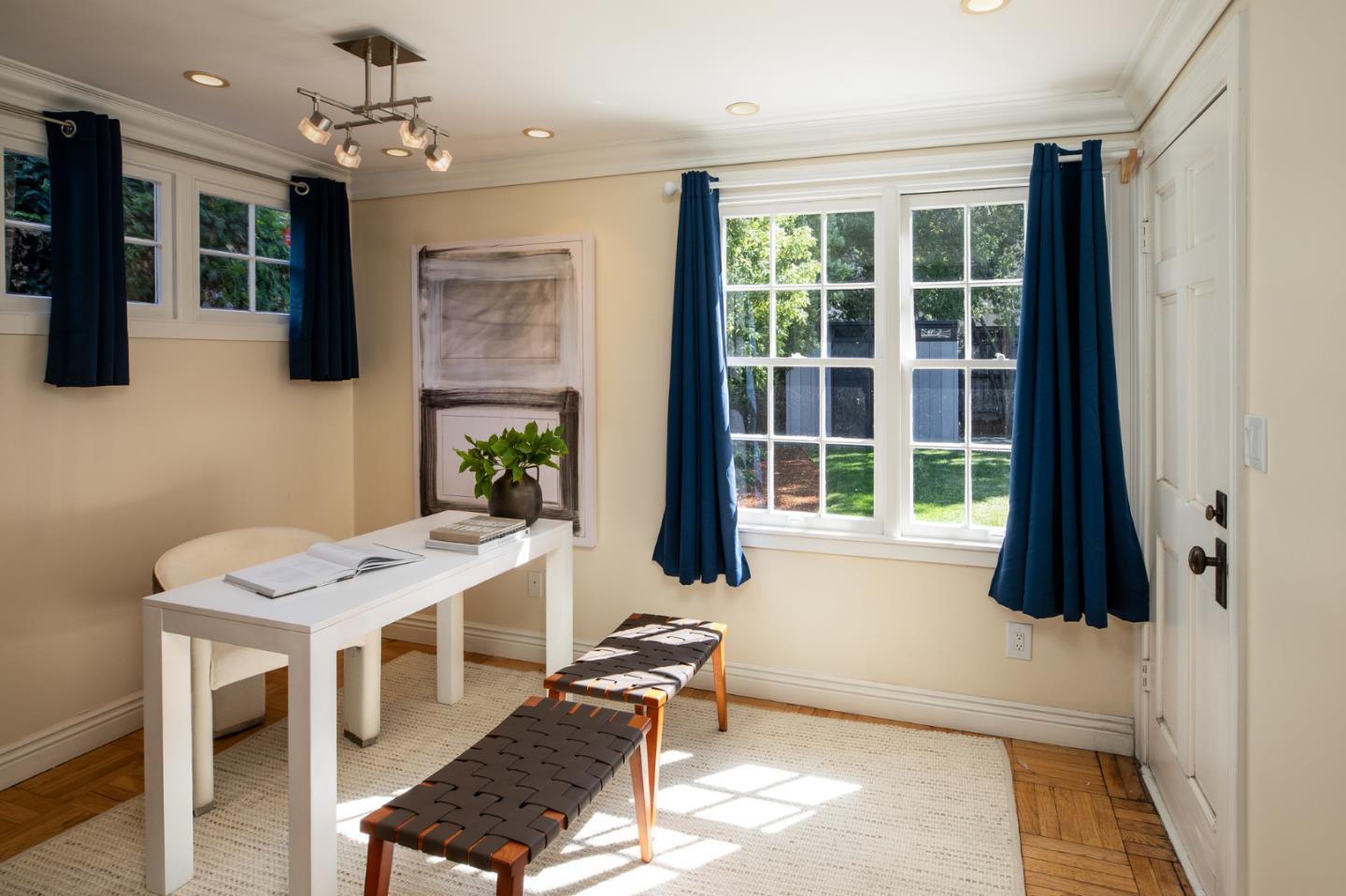 Detail Gallery Image 10 of 13 For 945 Evelyn St, Menlo Park,  CA 94025 - 2 Beds | 1 Baths