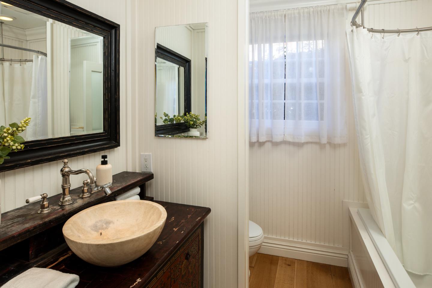 Detail Gallery Image 11 of 13 For 945 Evelyn St, Menlo Park,  CA 94025 - 2 Beds | 1 Baths