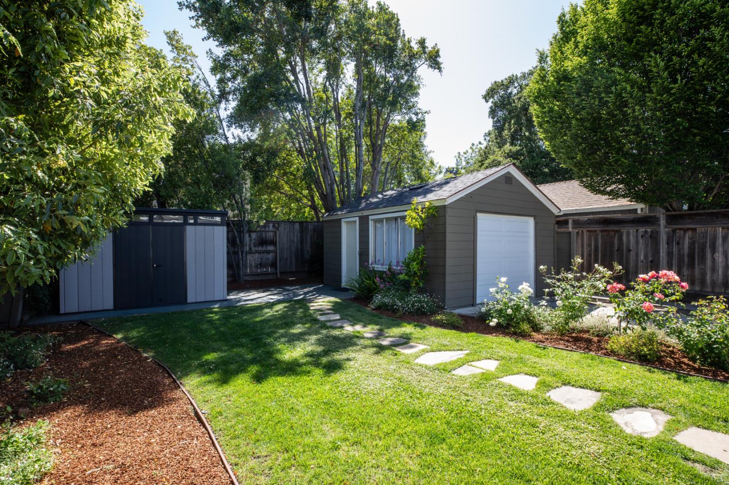 Detail Gallery Image 12 of 13 For 945 Evelyn St, Menlo Park,  CA 94025 - 2 Beds | 1 Baths