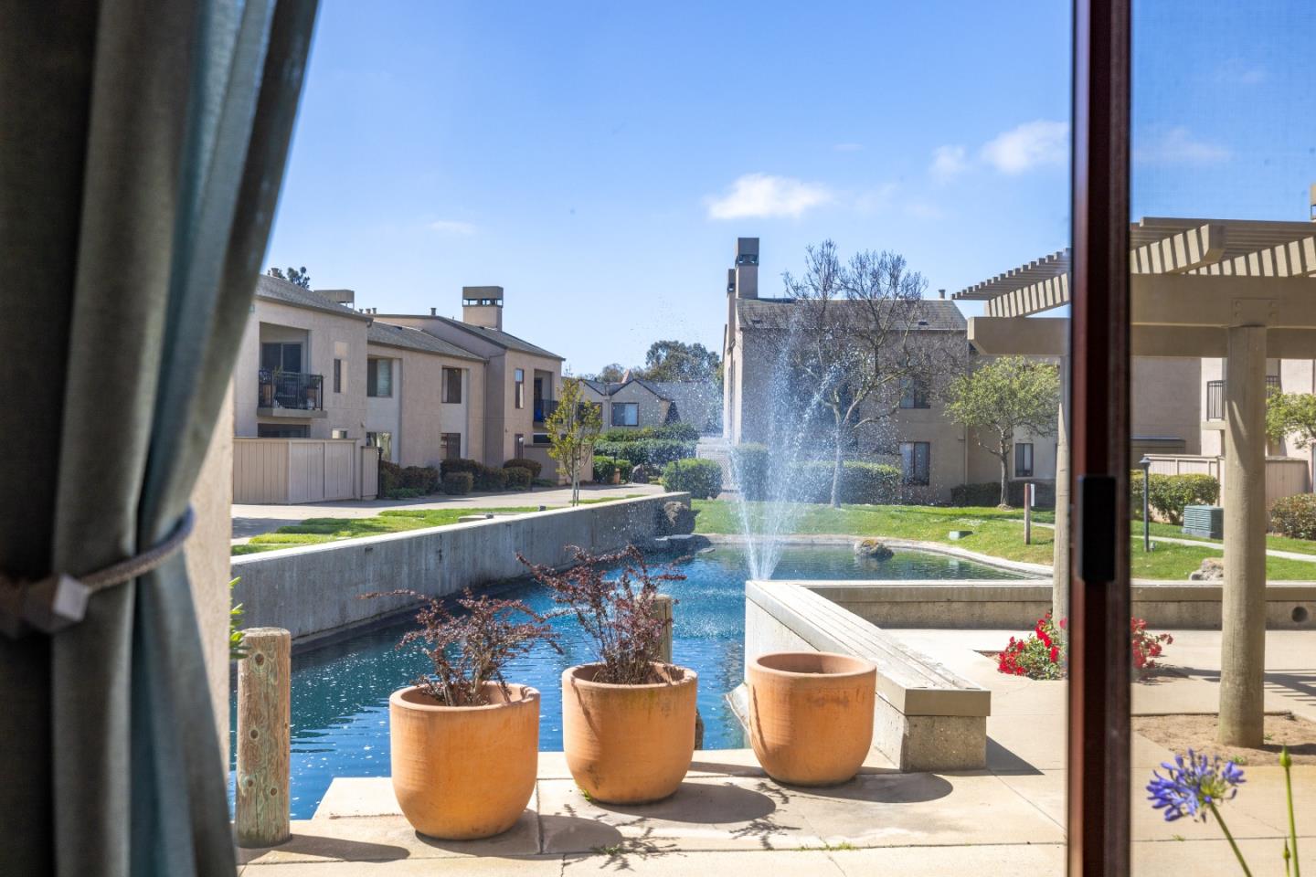 Detail Gallery Image 3 of 23 For 2394 N Main St #B,  Salinas,  CA 93906 - 2 Beds | 1 Baths