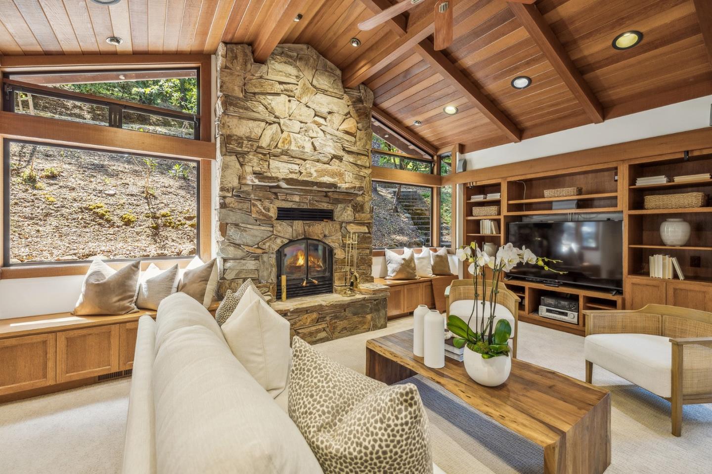 Detail Gallery Image 13 of 39 For 19 Preston Rd, Woodside,  CA 94062 - 4 Beds | 3 Baths