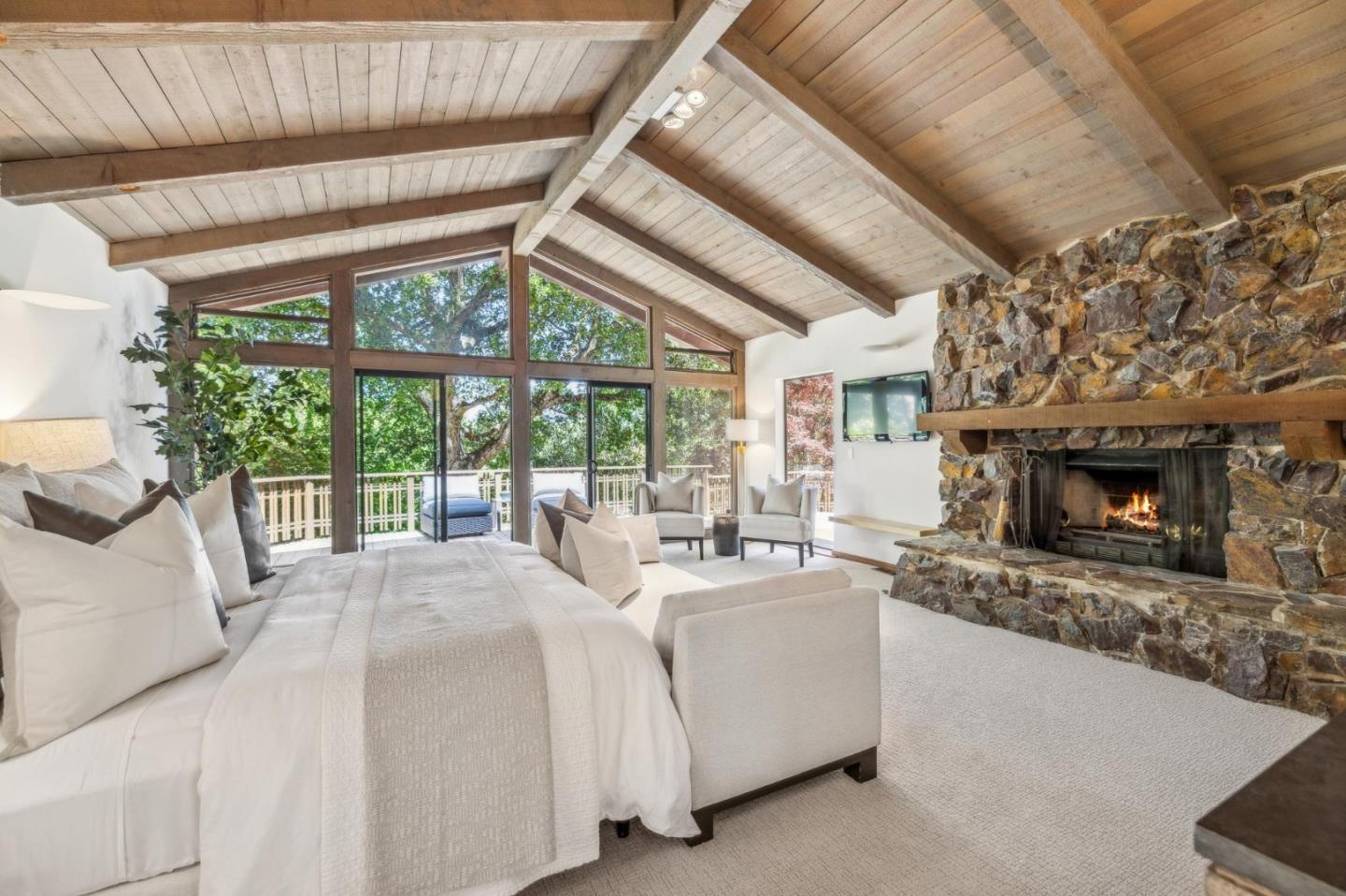Detail Gallery Image 16 of 39 For 19 Preston Rd, Woodside,  CA 94062 - 4 Beds | 3 Baths