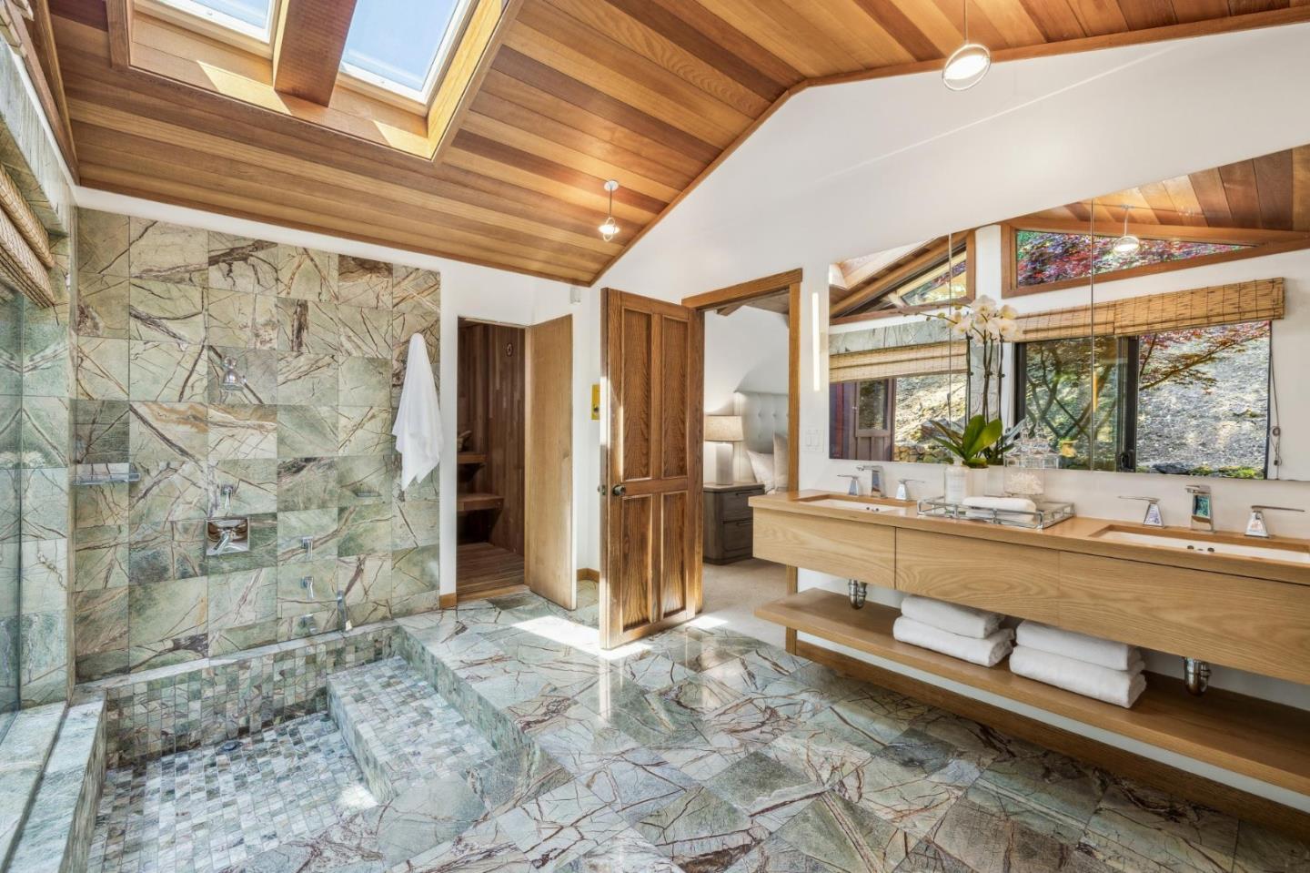 Detail Gallery Image 18 of 39 For 19 Preston Rd, Woodside,  CA 94062 - 4 Beds | 3 Baths