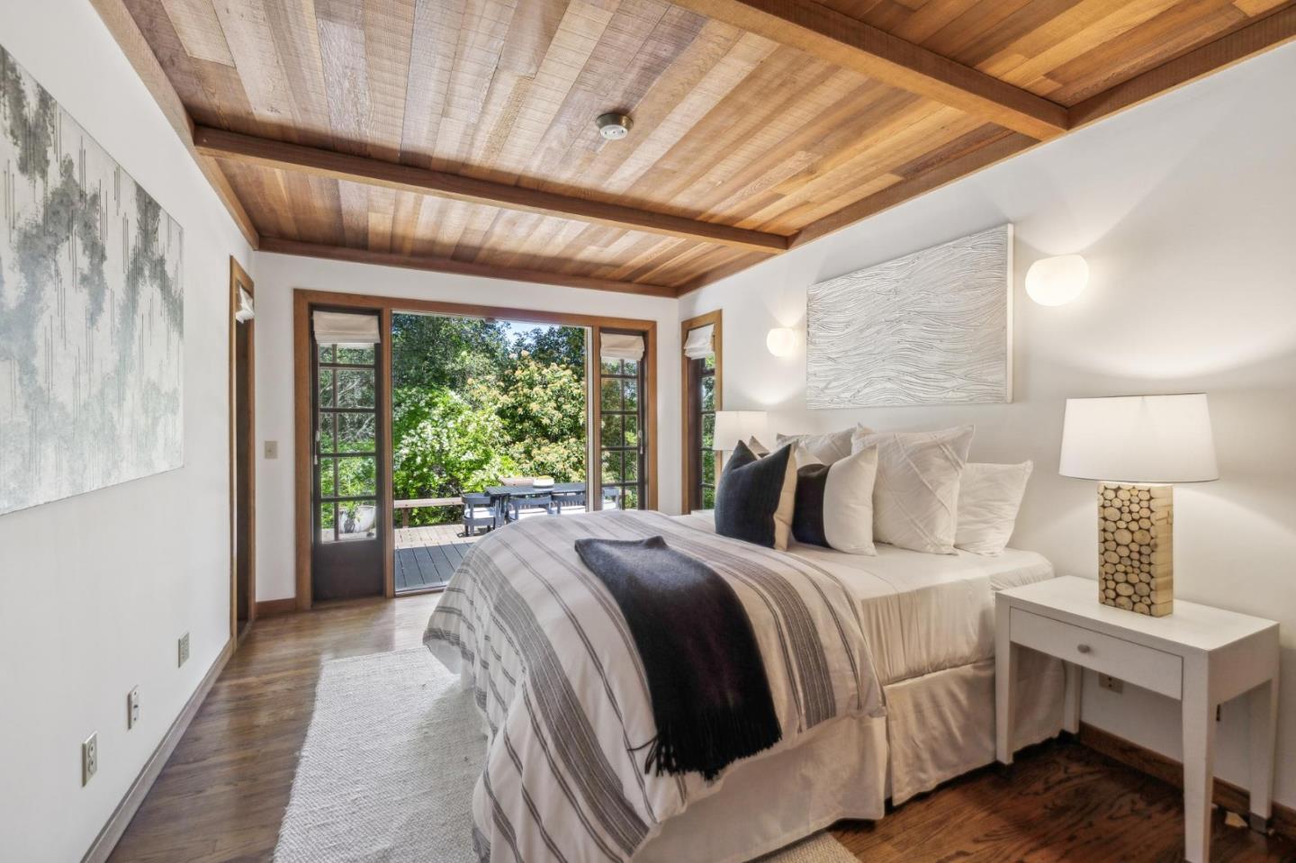 Detail Gallery Image 22 of 39 For 19 Preston Rd, Woodside,  CA 94062 - 4 Beds | 3 Baths