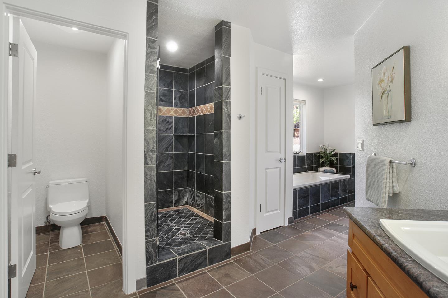 Detail Gallery Image 21 of 47 For 415 Golden Oak Dr, Portola Valley,  CA 94028 - 4 Beds | 3/1 Baths