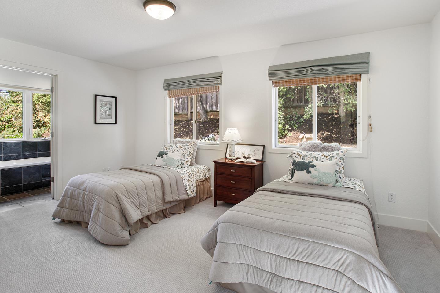 Detail Gallery Image 24 of 47 For 415 Golden Oak Dr, Portola Valley,  CA 94028 - 4 Beds | 3/1 Baths