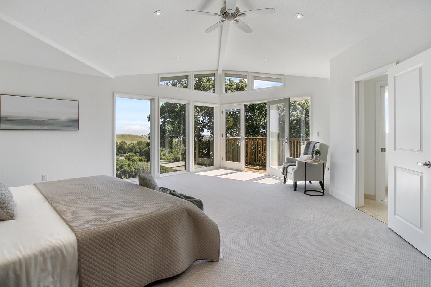 Detail Gallery Image 25 of 47 For 415 Golden Oak Dr, Portola Valley,  CA 94028 - 4 Beds | 3/1 Baths