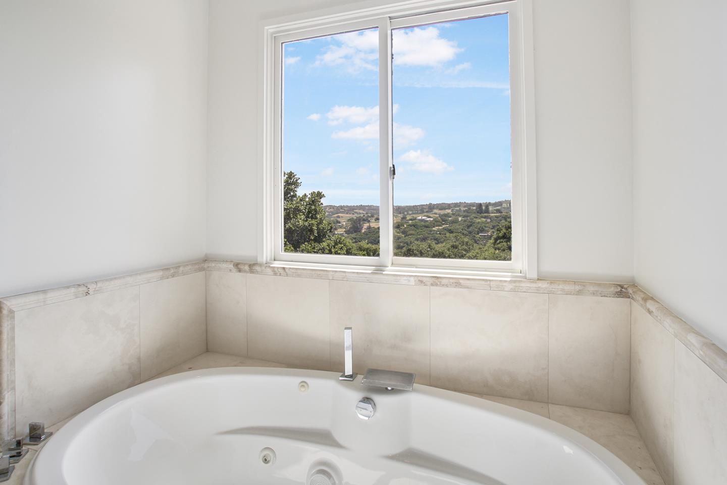 Detail Gallery Image 31 of 47 For 415 Golden Oak Dr, Portola Valley,  CA 94028 - 4 Beds | 3/1 Baths
