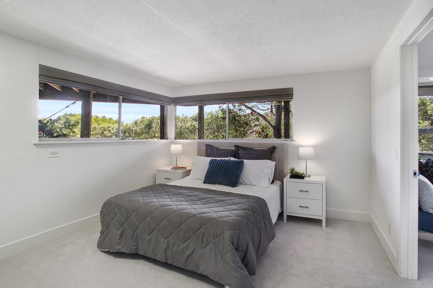 Detail Gallery Image 35 of 47 For 415 Golden Oak Dr, Portola Valley,  CA 94028 - 4 Beds | 3/1 Baths