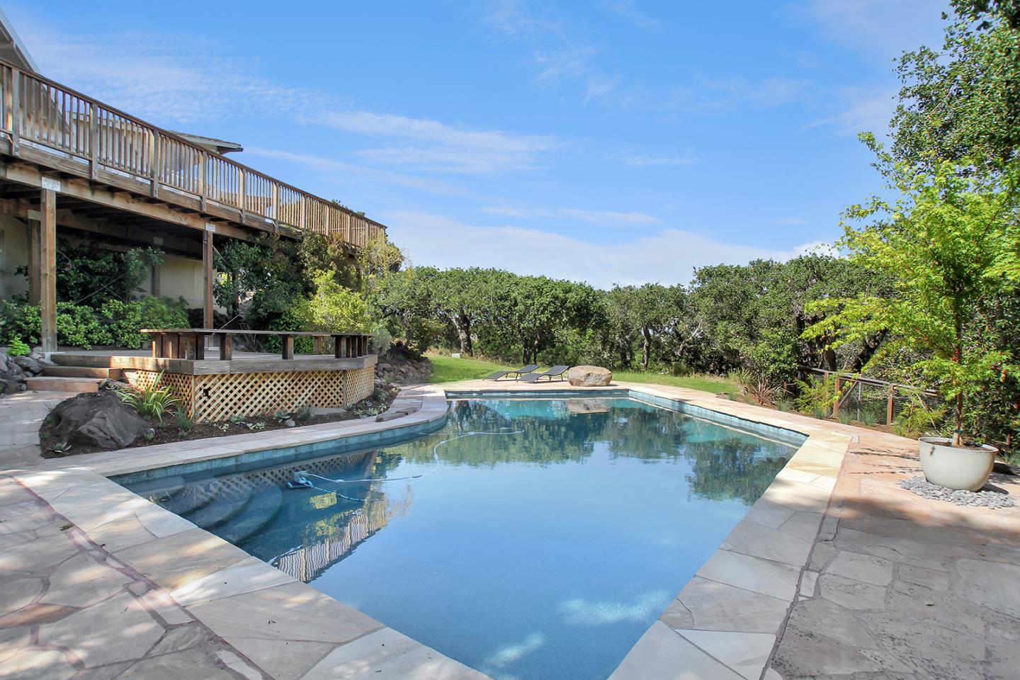 Detail Gallery Image 39 of 47 For 415 Golden Oak Dr, Portola Valley,  CA 94028 - 4 Beds | 3/1 Baths