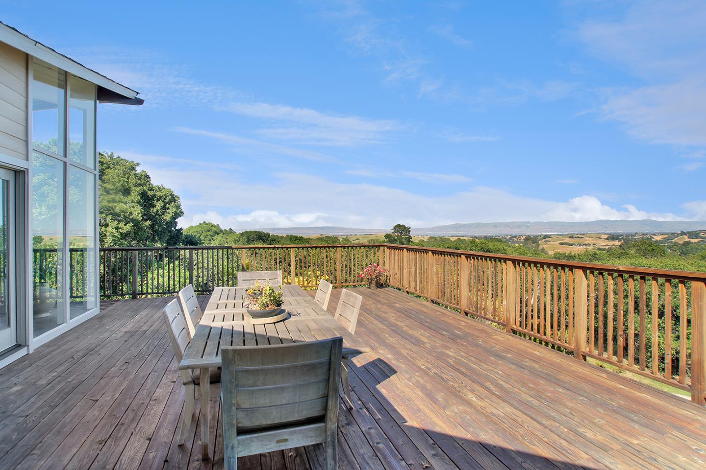 Detail Gallery Image 45 of 47 For 415 Golden Oak Dr, Portola Valley,  CA 94028 - 4 Beds | 3/1 Baths
