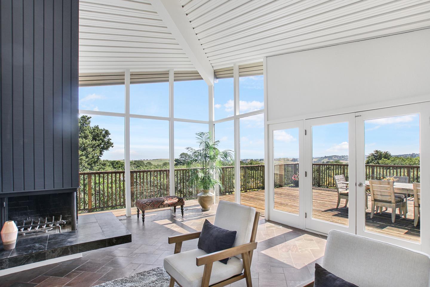 Detail Gallery Image 6 of 47 For 415 Golden Oak Dr, Portola Valley,  CA 94028 - 4 Beds | 3/1 Baths