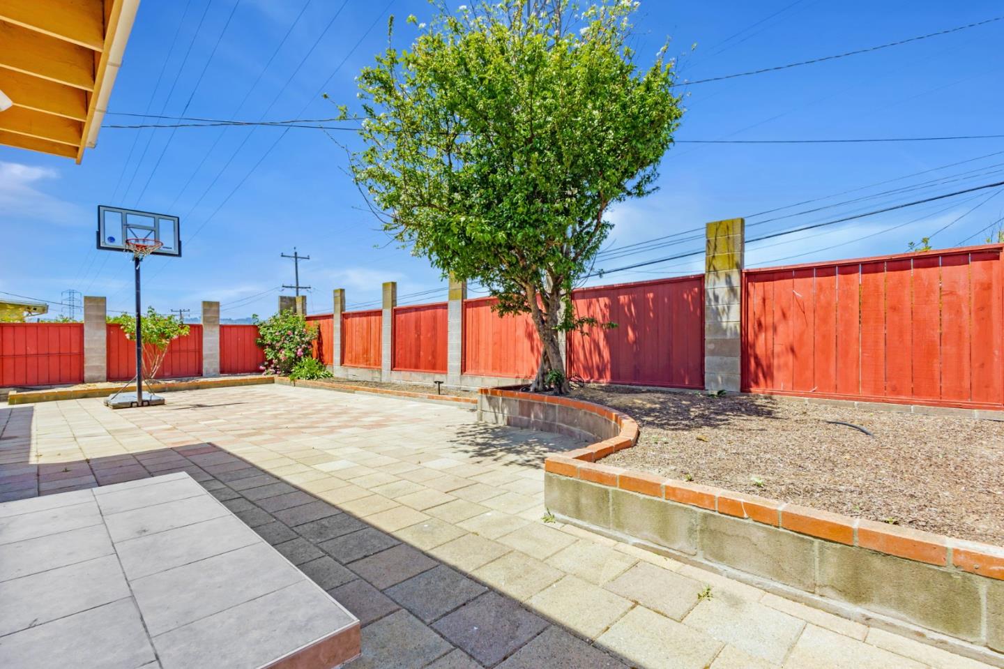 Detail Gallery Image 20 of 27 For 455 Gardenside Ave, South San Francisco,  CA 94080 - 4 Beds | 3 Baths