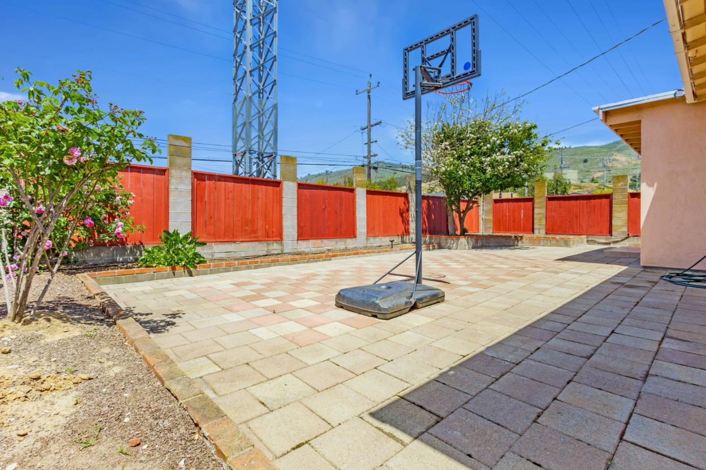 Detail Gallery Image 23 of 27 For 455 Gardenside Ave, South San Francisco,  CA 94080 - 4 Beds | 3 Baths