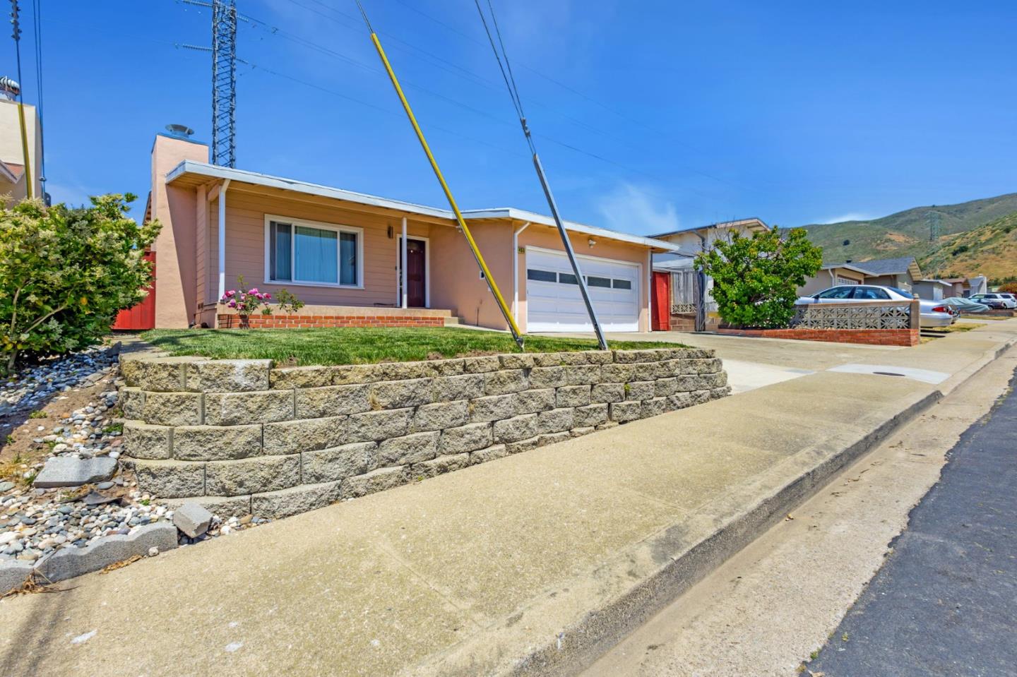 Detail Gallery Image 3 of 27 For 455 Gardenside Ave, South San Francisco,  CA 94080 - 4 Beds | 3 Baths