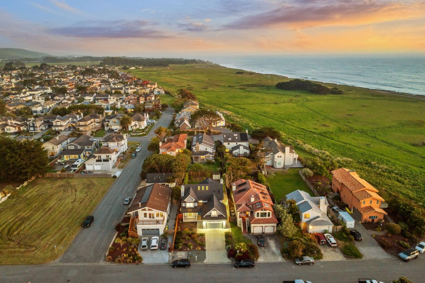 Detail Gallery Image 20 of 20 For 170 Miramontes Ave, Half Moon Bay,  CA 94019 - 4 Beds | 3/1 Baths