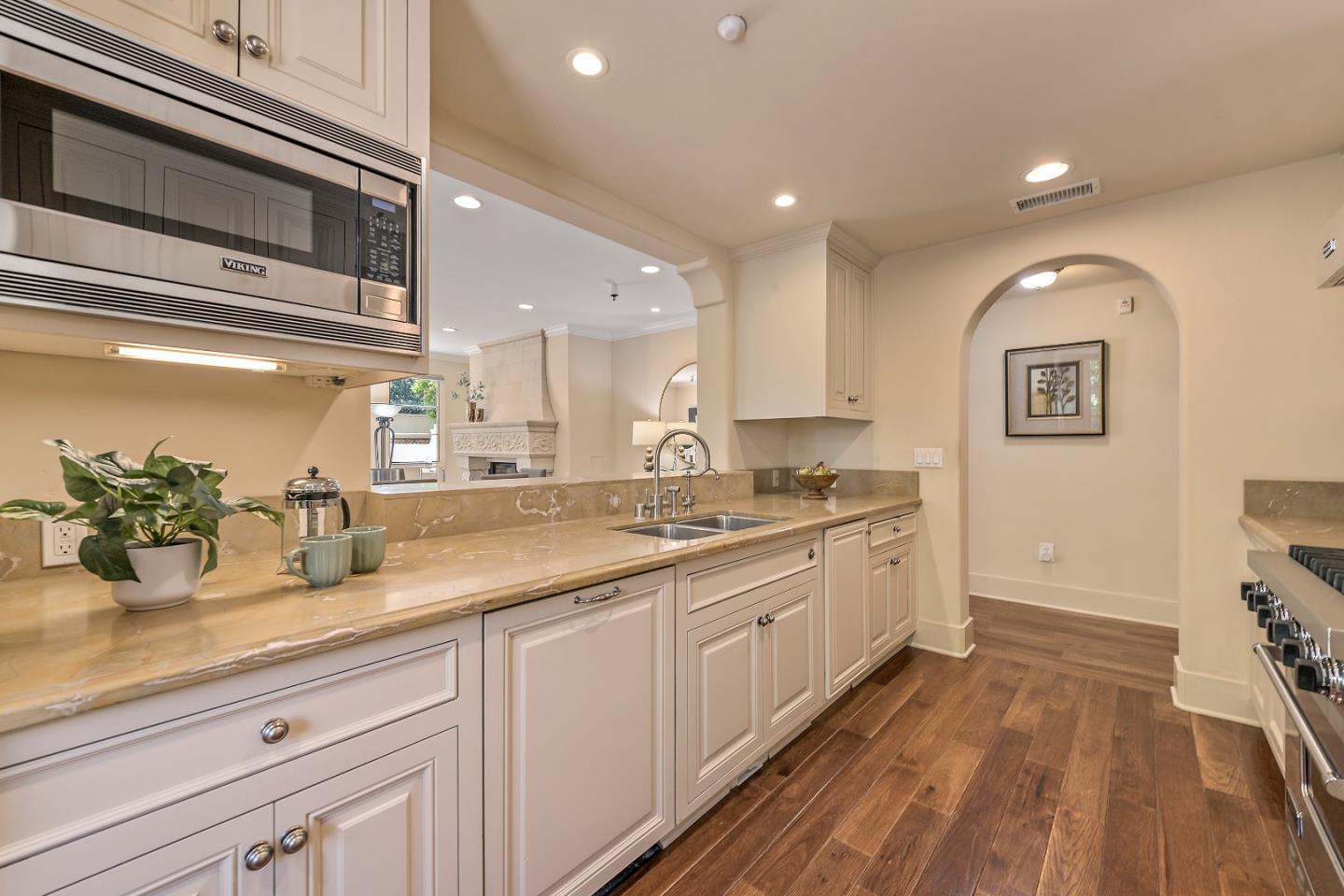 Detail Gallery Image 10 of 27 For 117 W 3rd Ave, San Mateo,  CA 94402 - 2 Beds | 2/1 Baths