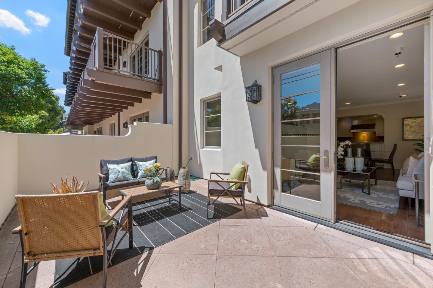 Detail Gallery Image 11 of 27 For 117 W 3rd Ave, San Mateo,  CA 94402 - 2 Beds | 2/1 Baths