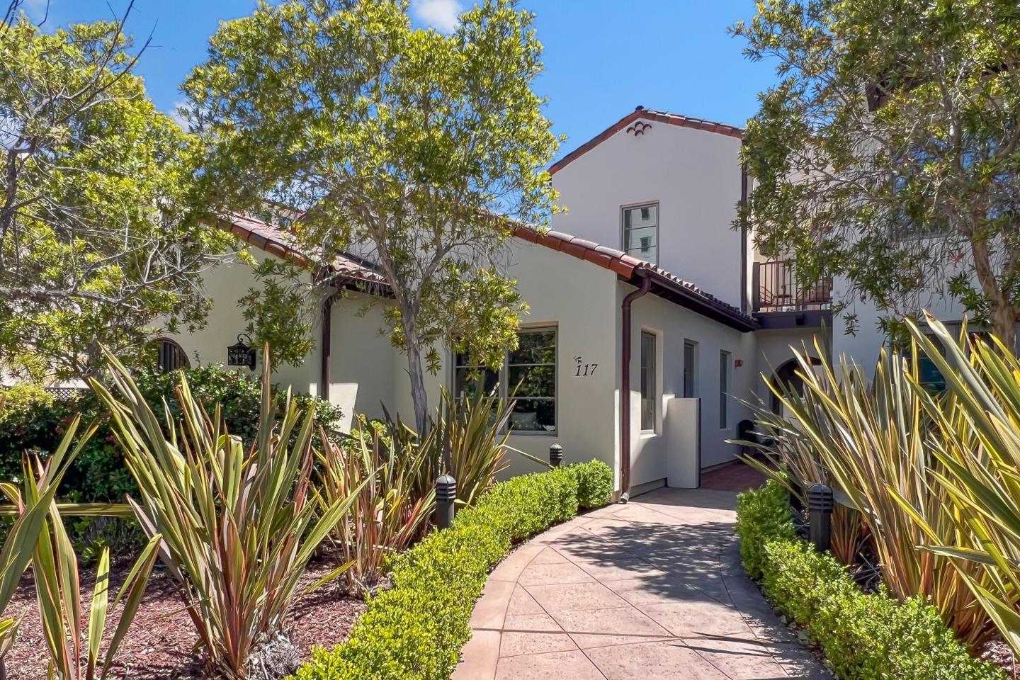 Detail Gallery Image 2 of 27 For 117 W 3rd Ave, San Mateo,  CA 94402 - 2 Beds | 2/1 Baths