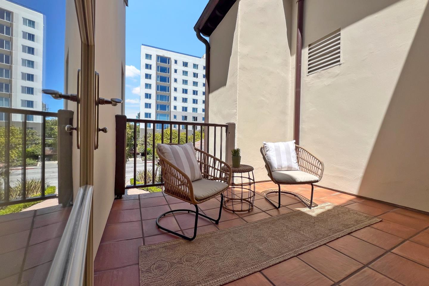 Detail Gallery Image 22 of 27 For 117 W 3rd Ave, San Mateo,  CA 94402 - 2 Beds | 2/1 Baths