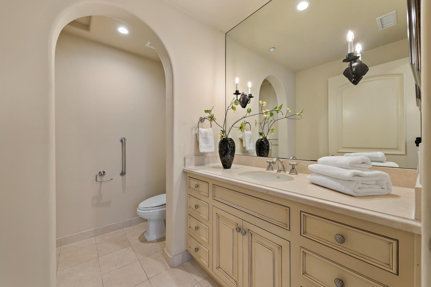 Detail Gallery Image 23 of 27 For 117 W 3rd Ave, San Mateo,  CA 94402 - 2 Beds | 2/1 Baths