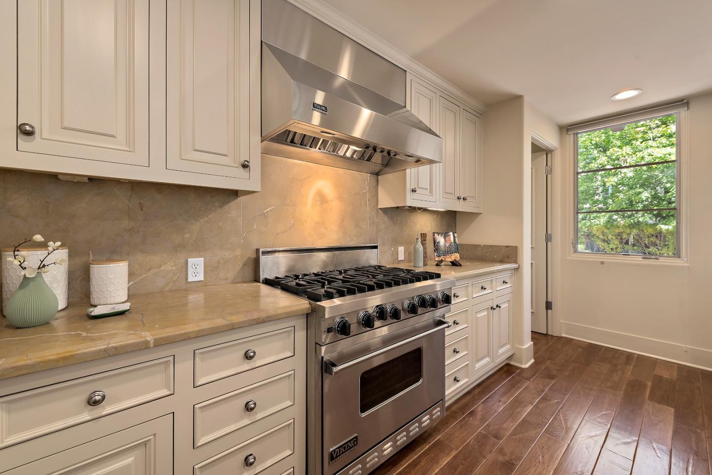 Detail Gallery Image 4 of 27 For 117 W 3rd Ave, San Mateo,  CA 94402 - 2 Beds | 2/1 Baths