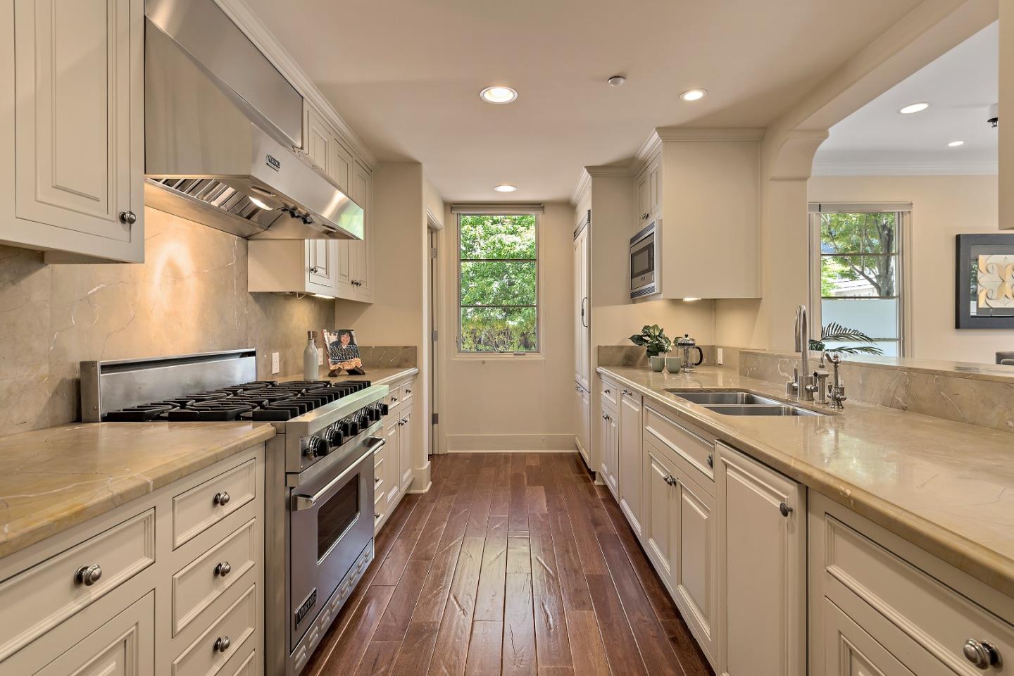 Detail Gallery Image 9 of 27 For 117 W 3rd Ave, San Mateo,  CA 94402 - 2 Beds | 2/1 Baths