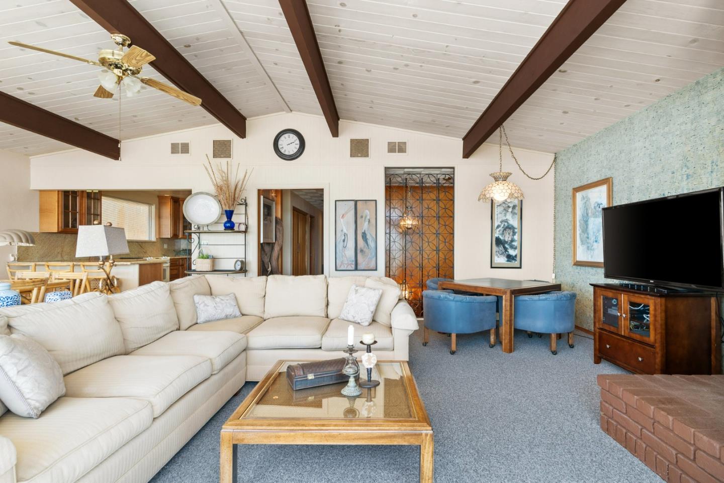 Detail Gallery Image 10 of 49 For 331 Beach Dr, Aptos,  CA 95003 - 5 Beds | 3 Baths