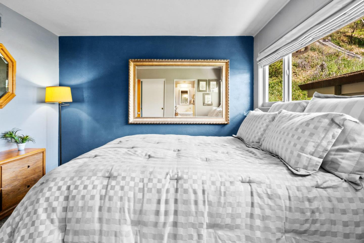 Detail Gallery Image 19 of 49 For 331 Beach Dr, Aptos,  CA 95003 - 5 Beds | 3 Baths