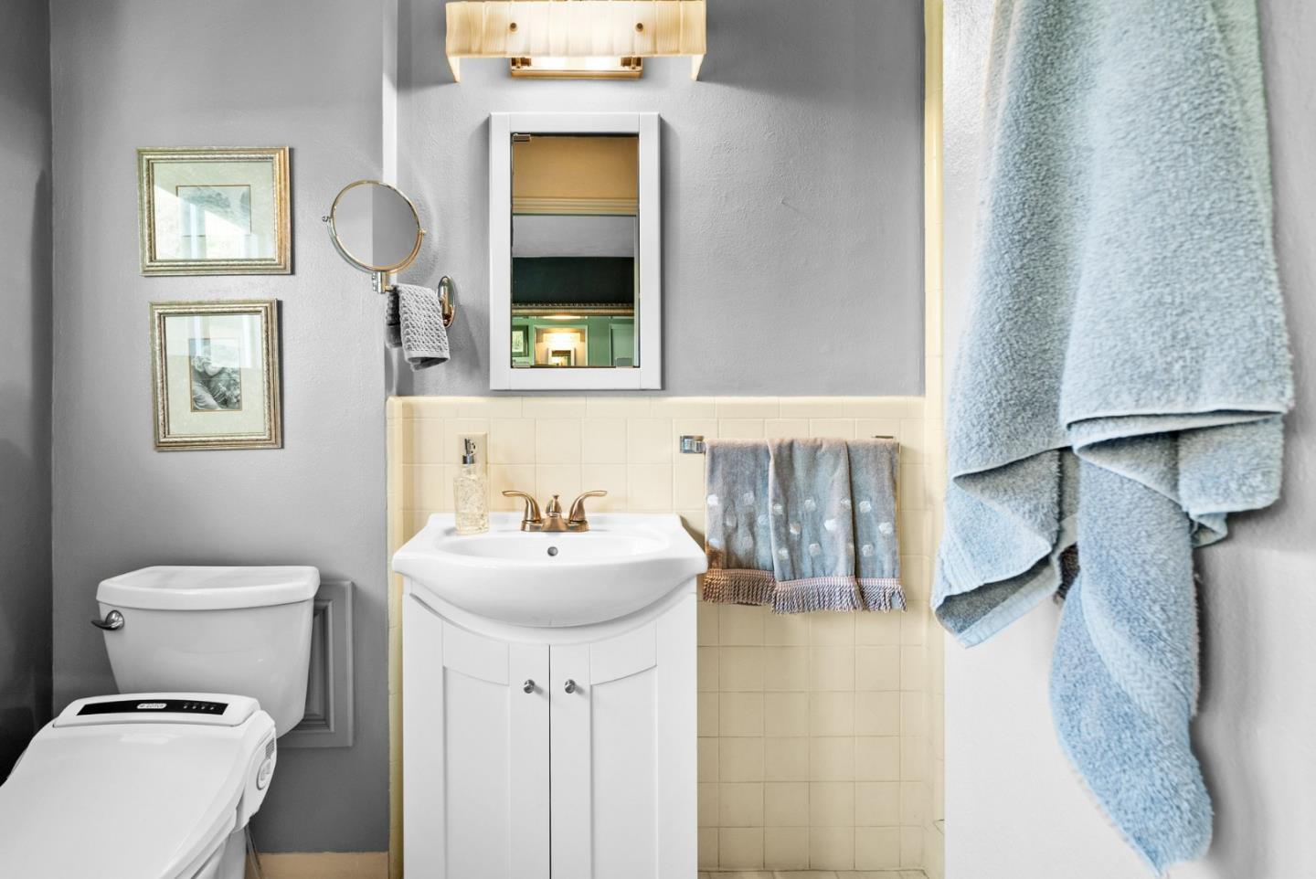 Detail Gallery Image 20 of 49 For 331 Beach Dr, Aptos,  CA 95003 - 5 Beds | 3 Baths