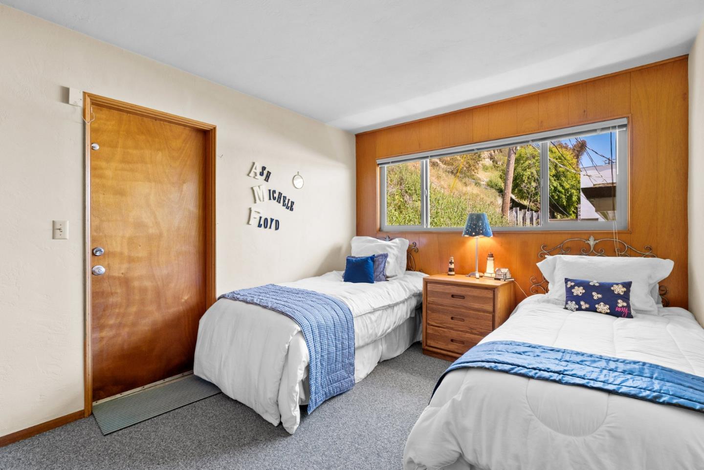 Detail Gallery Image 22 of 49 For 331 Beach Dr, Aptos,  CA 95003 - 5 Beds | 3 Baths