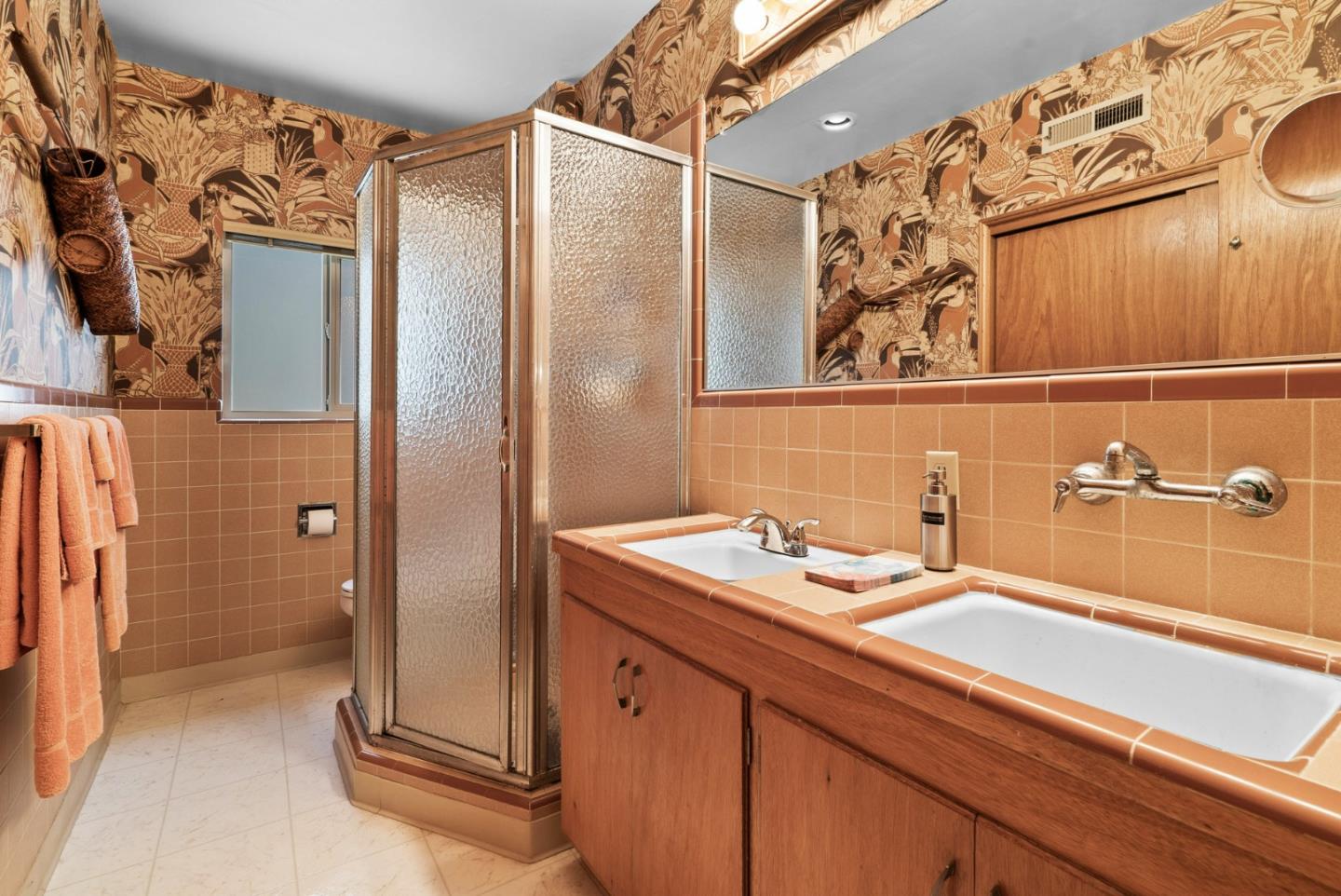 Detail Gallery Image 25 of 49 For 331 Beach Dr, Aptos,  CA 95003 - 5 Beds | 3 Baths