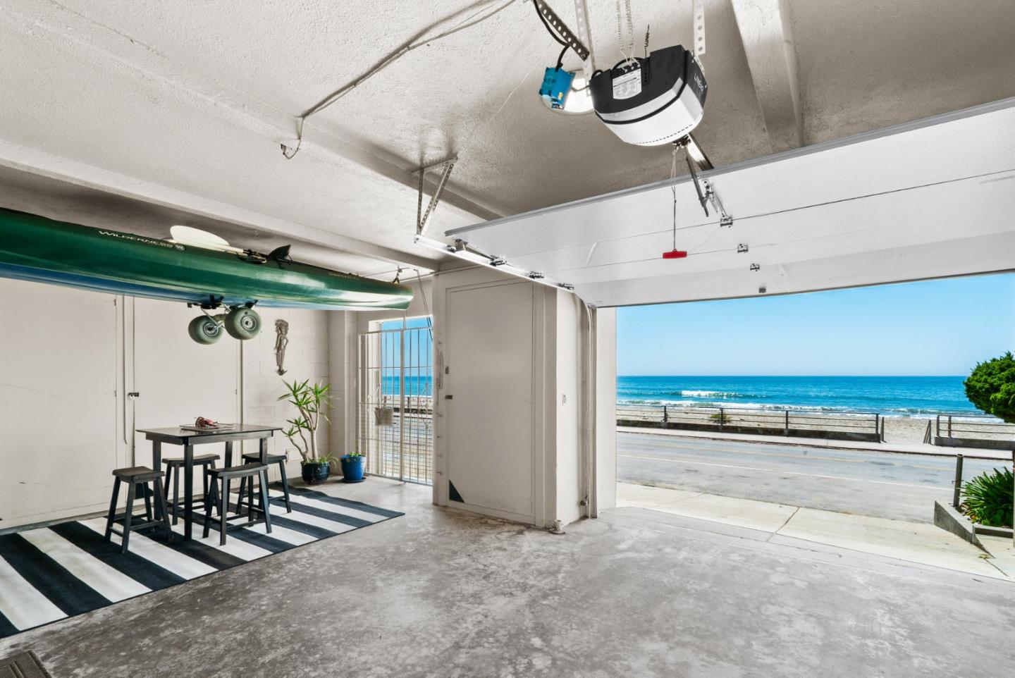 Detail Gallery Image 33 of 49 For 331 Beach Dr, Aptos,  CA 95003 - 5 Beds | 3 Baths