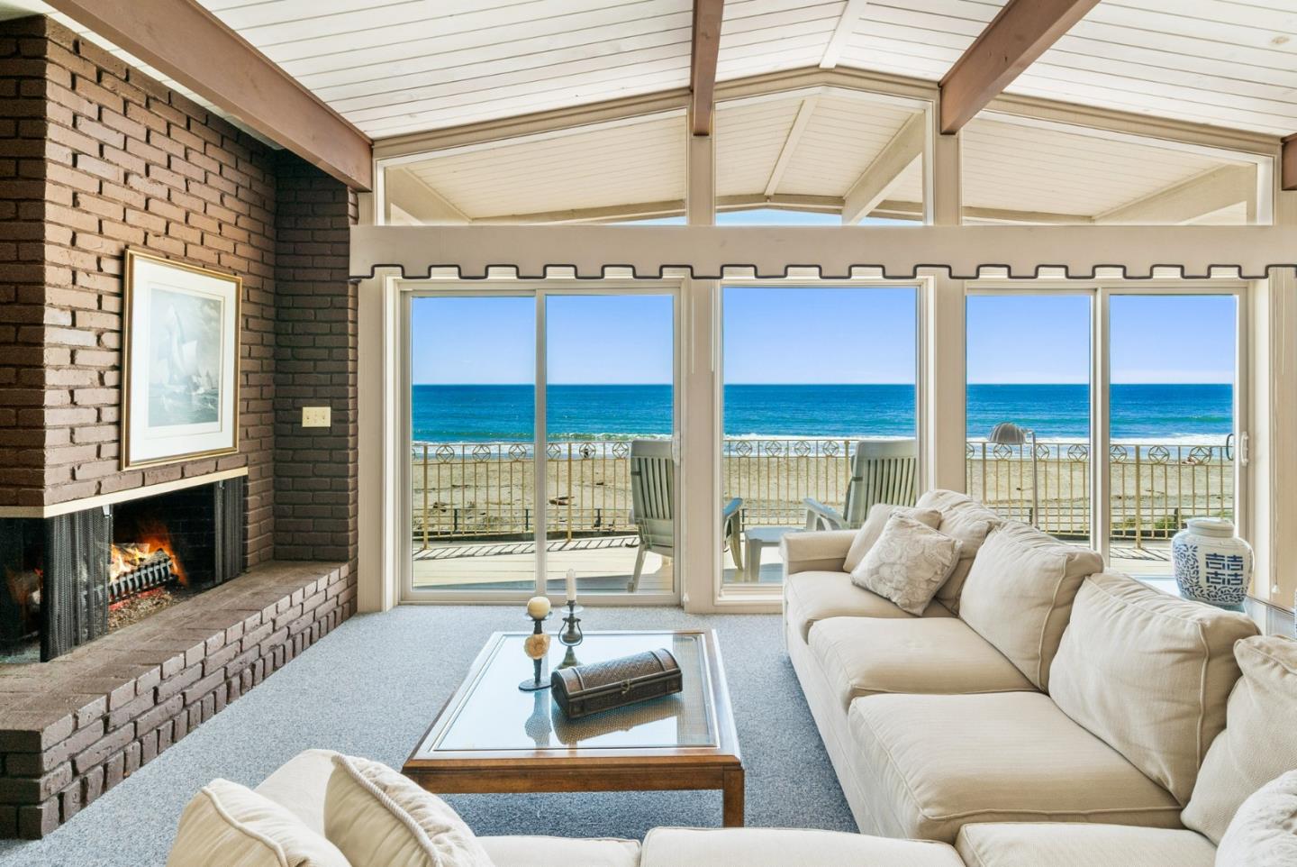 Detail Gallery Image 6 of 49 For 331 Beach Dr, Aptos,  CA 95003 - 5 Beds | 3 Baths