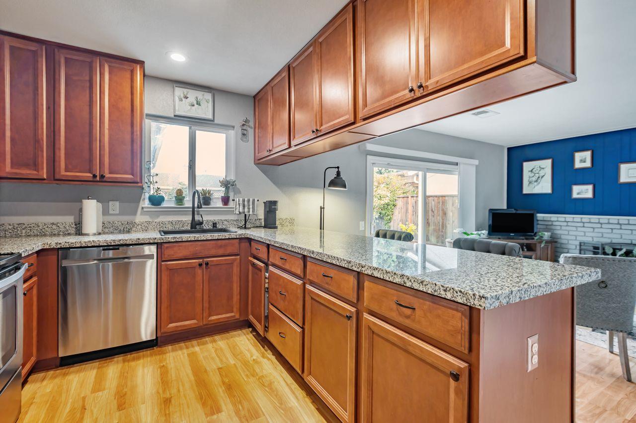 Detail Gallery Image 19 of 54 For 758 Pearlwood Way, San Jose,  CA 95123 - 4 Beds | 2 Baths